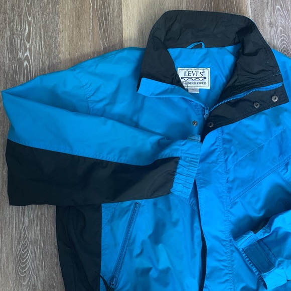 Vintage Levi’s Thunder River Windbreaker - Picture 2 of 8